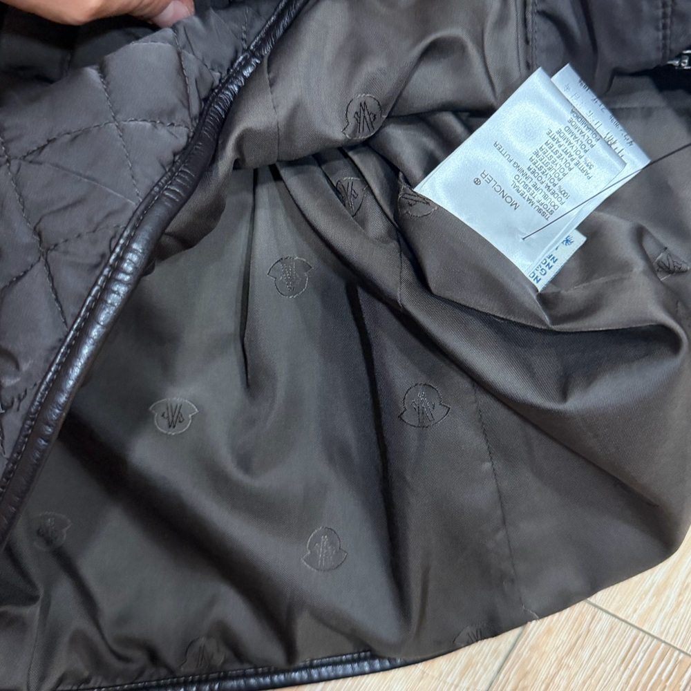 Moncler
Fur Hood leather parka brown vintage - Picture 7 of 16